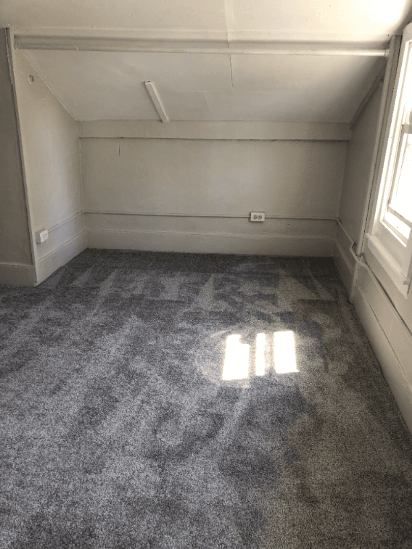 Liverpool House: 206 Balsam St.