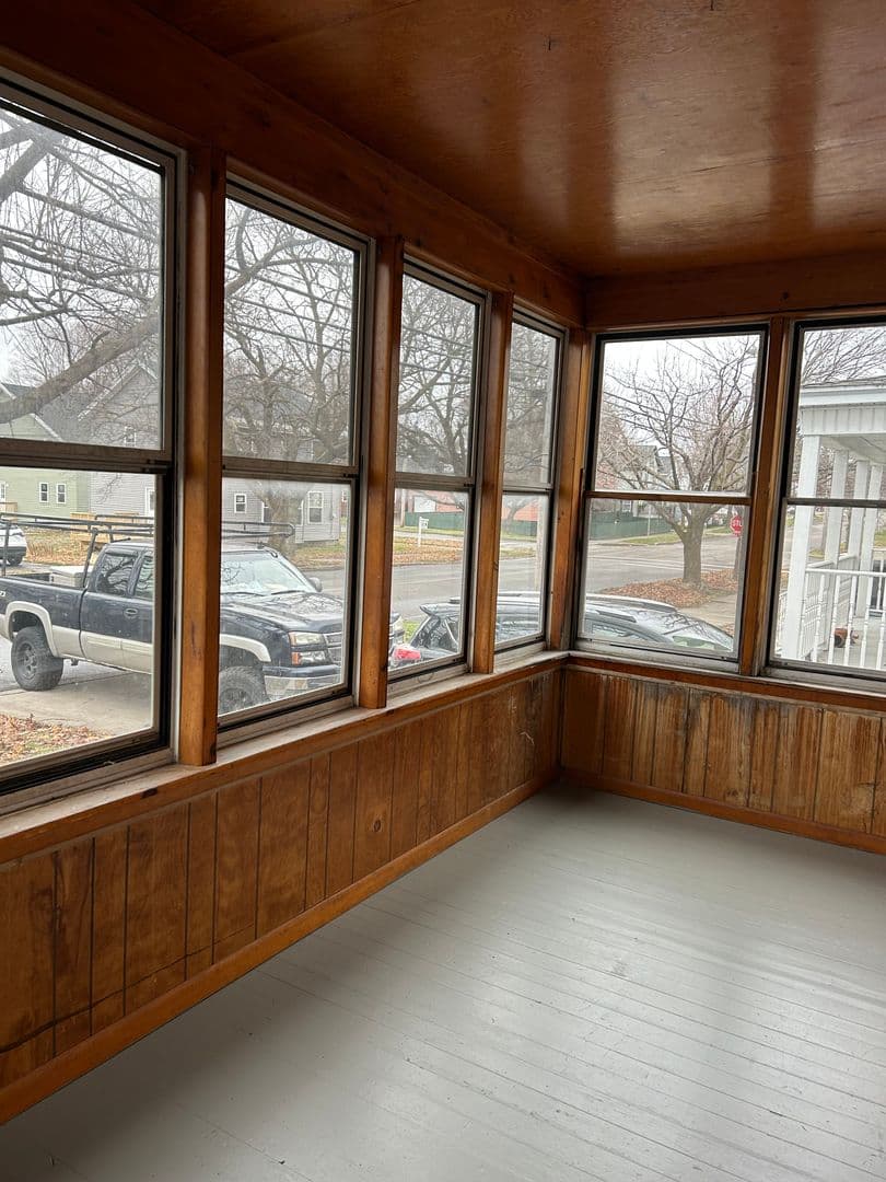 Oswego House: 140 E 9th St.