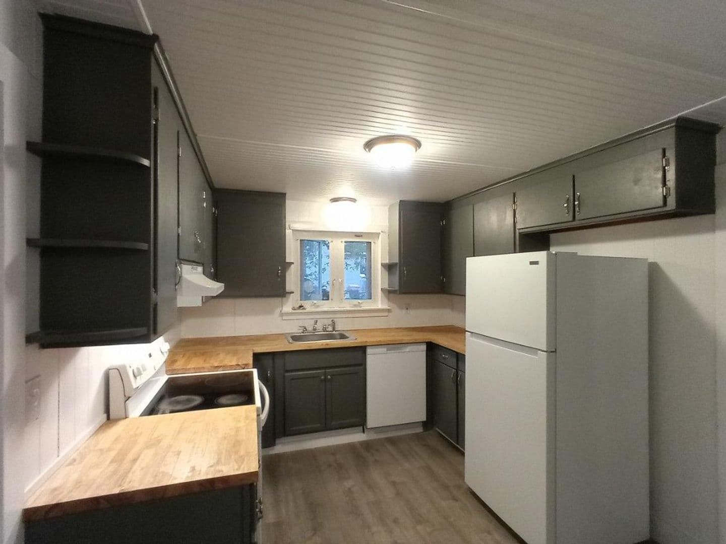 Liverpool House: 209 3rd St.