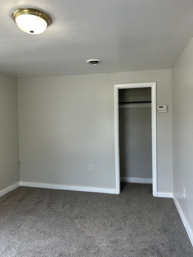Fulton Apartment: 314 W 5th St S
