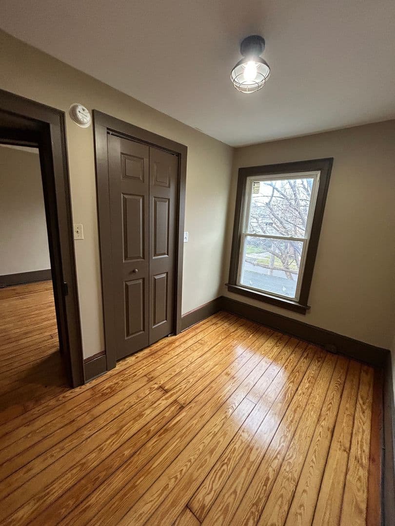 Oswego House: 140 E 9th St.