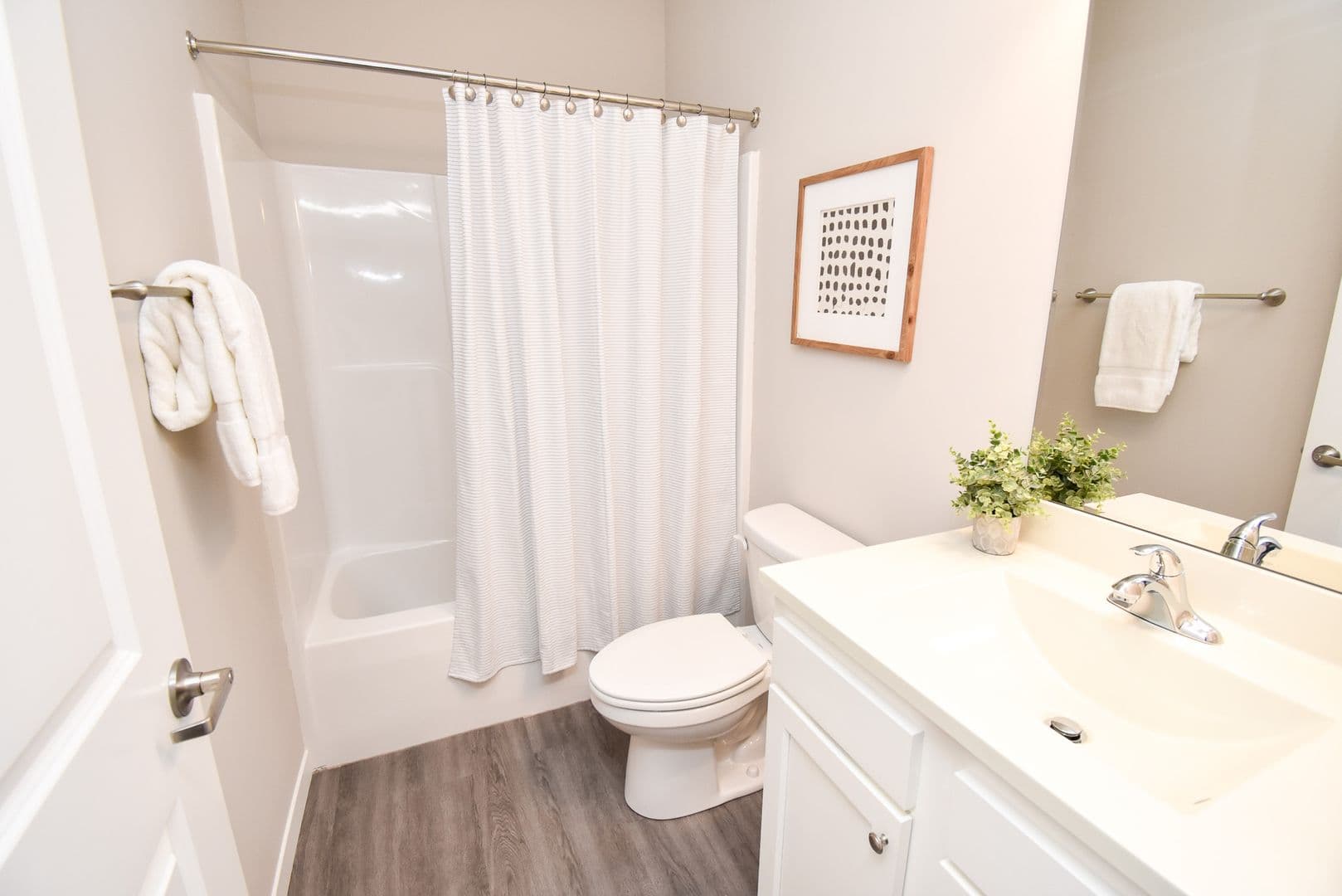 Washington Apartment: 100 Pheasant Run