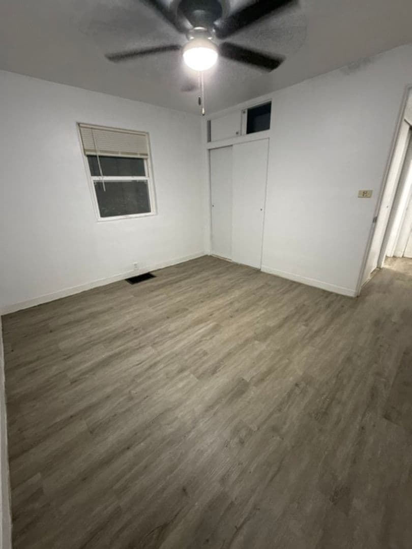 Peoria Heights Apartment: 1512 E Gardner Ln