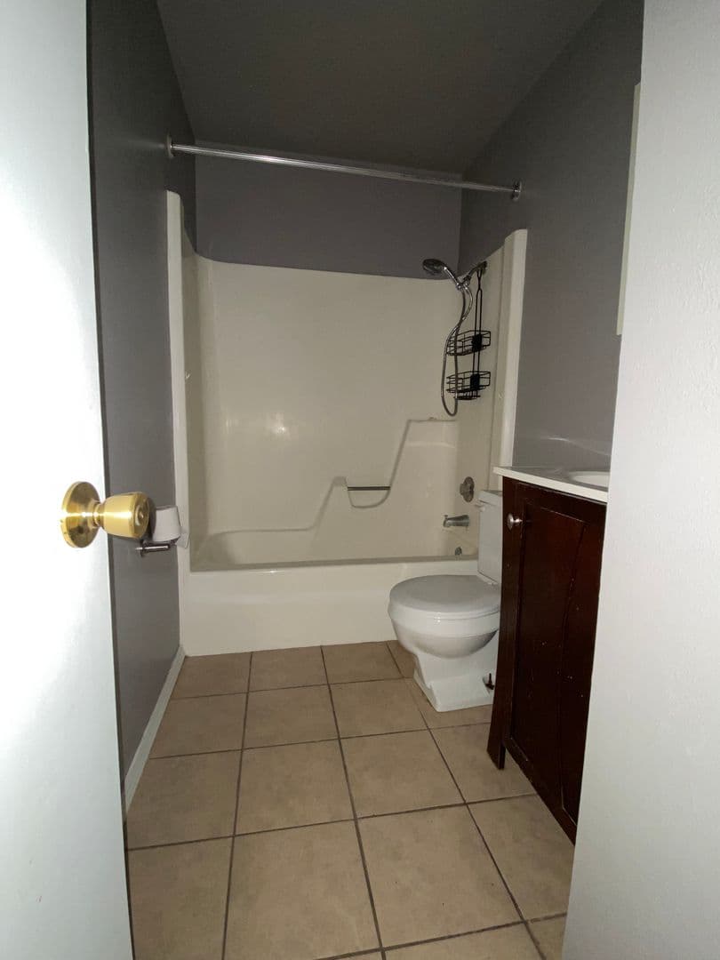 Pekin Apartment: 213 Sunnyridge Ct - LEASE ONLY
