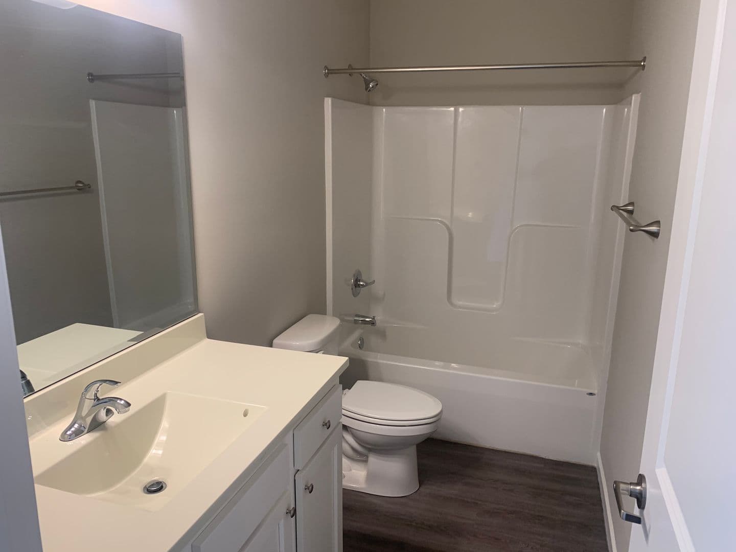 Washington Apartment: 100 Pheasant Run