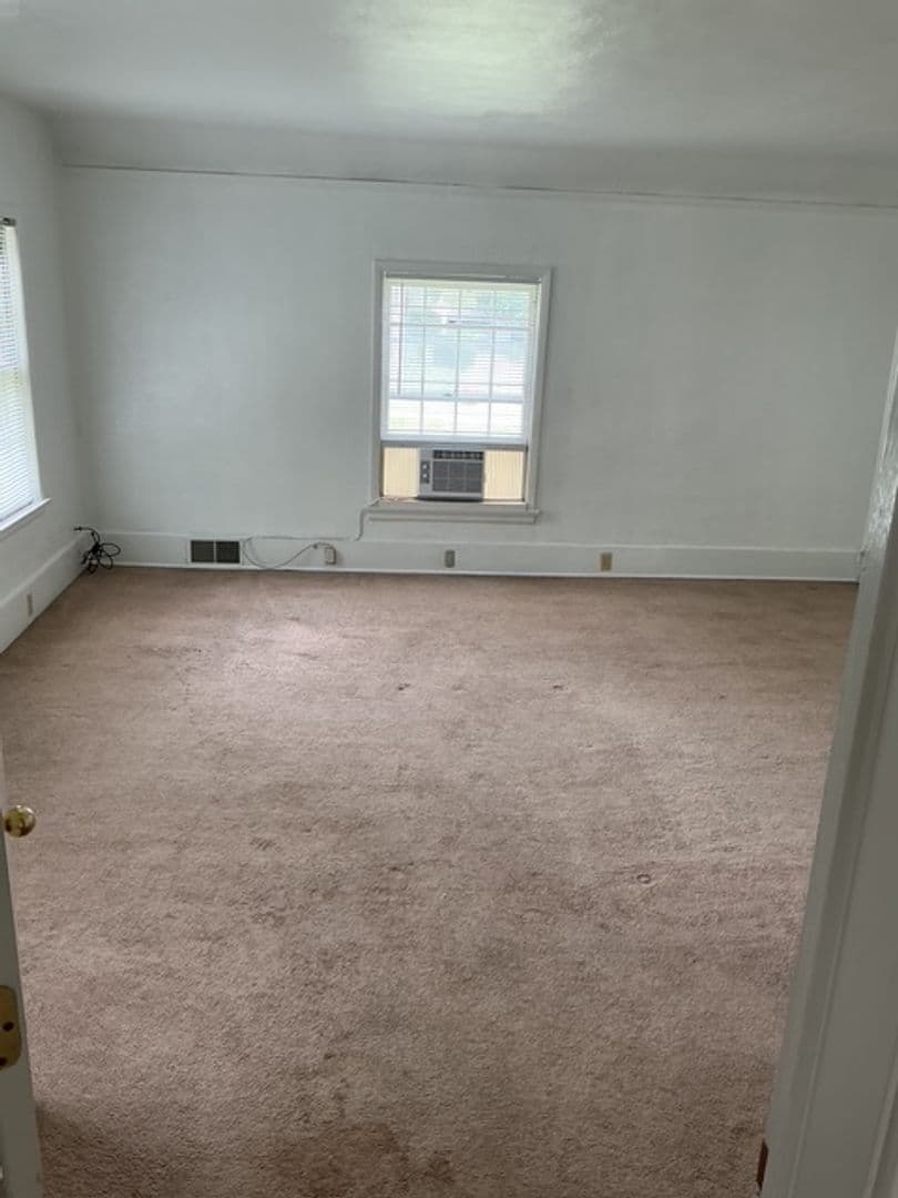 Peoria Heights Apartment: 1512 E Gardner Ln