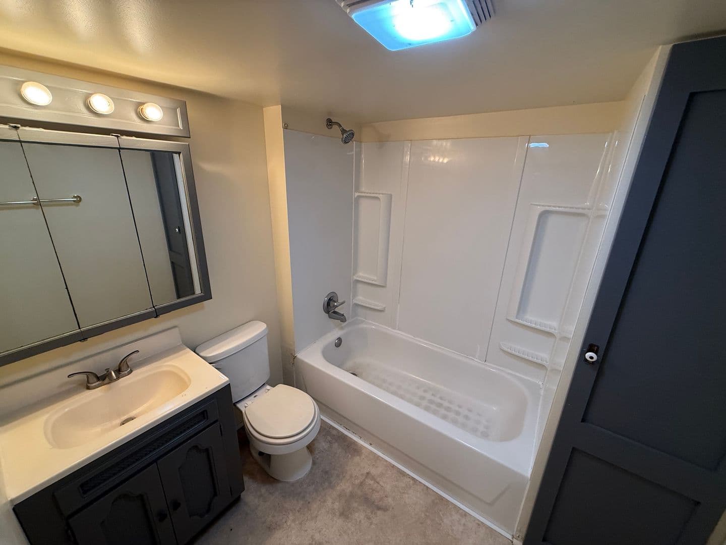 Peoria Heights Apartment: 4903 N Galena Rd
