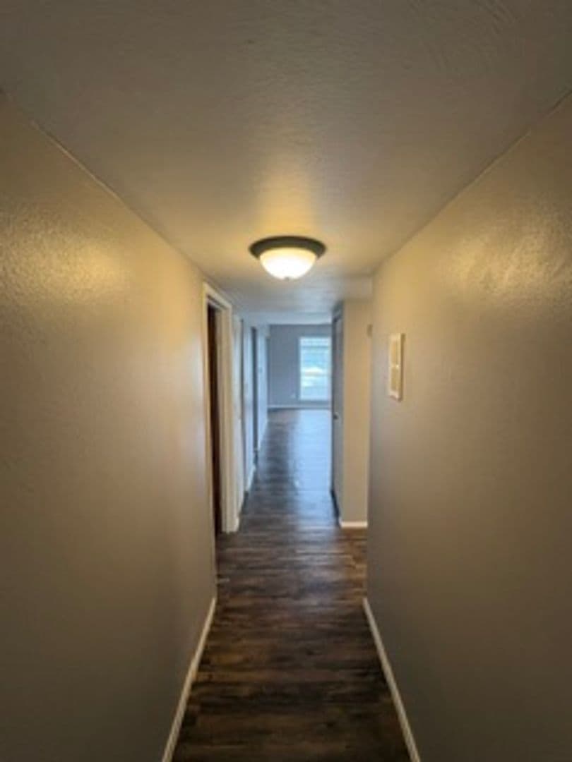 Peoria Apartment: 919 W Crestwood Dr