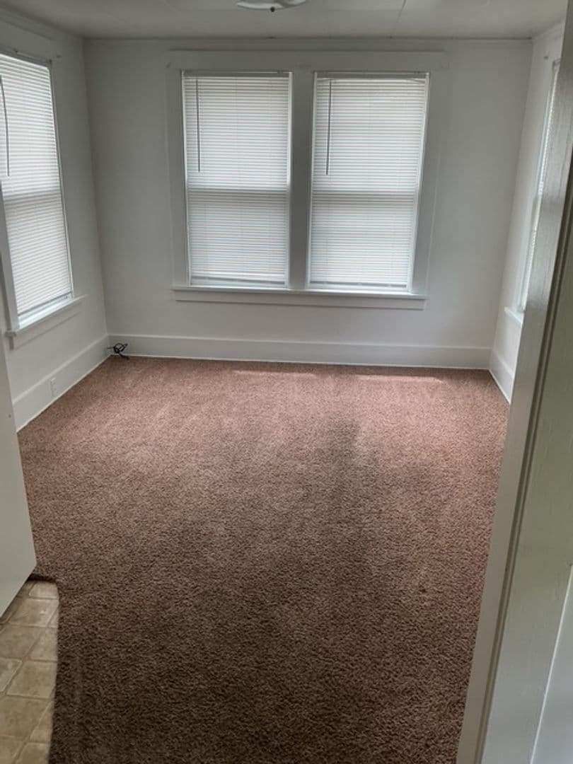 Peoria Heights Apartment: 1512 E Gardner Ln
