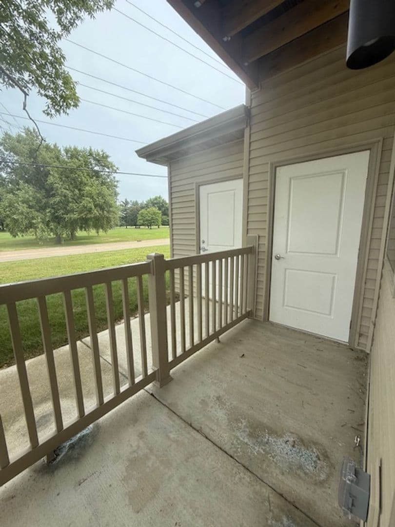 Washington Apartment: 100 Pheasant Run