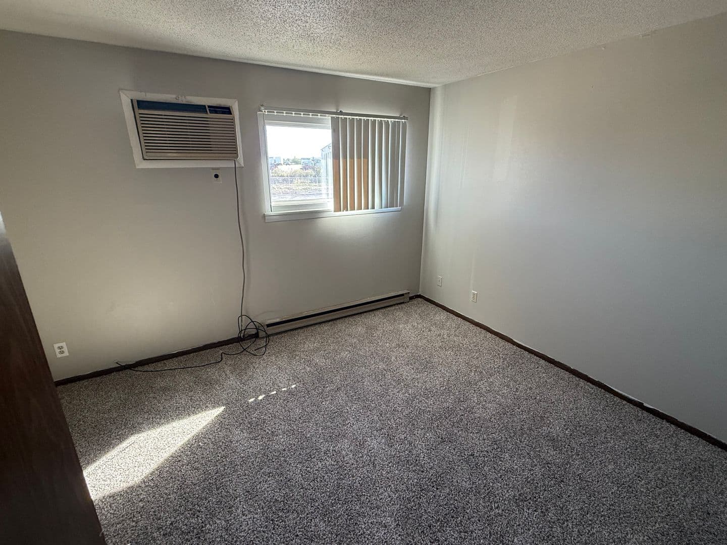 Morton Apartment: 110 W Lakeland Rd