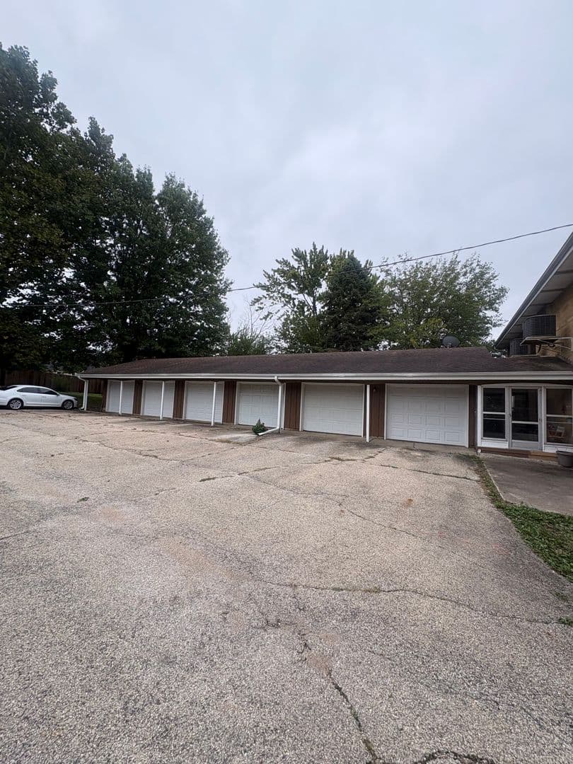 Washington Apartment: 603 Devonshire Rd