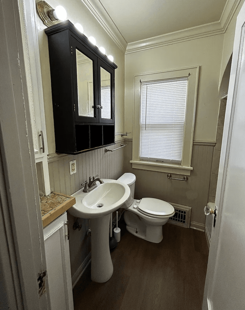 Peoria House: 607 E Forrest Hill Ave