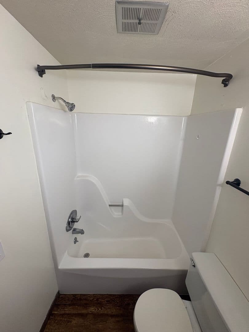 Hanna City Apartment: 301 N Carole Ave