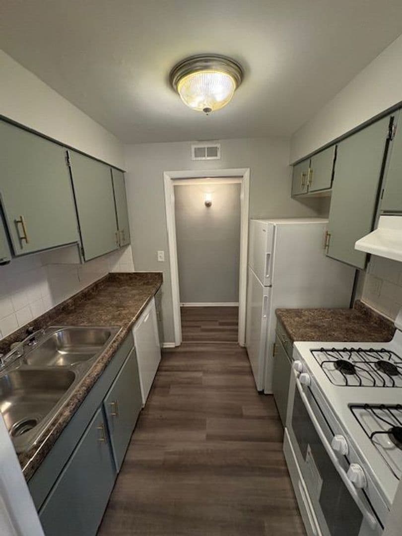 Peoria Apartment: 7217 N University St,