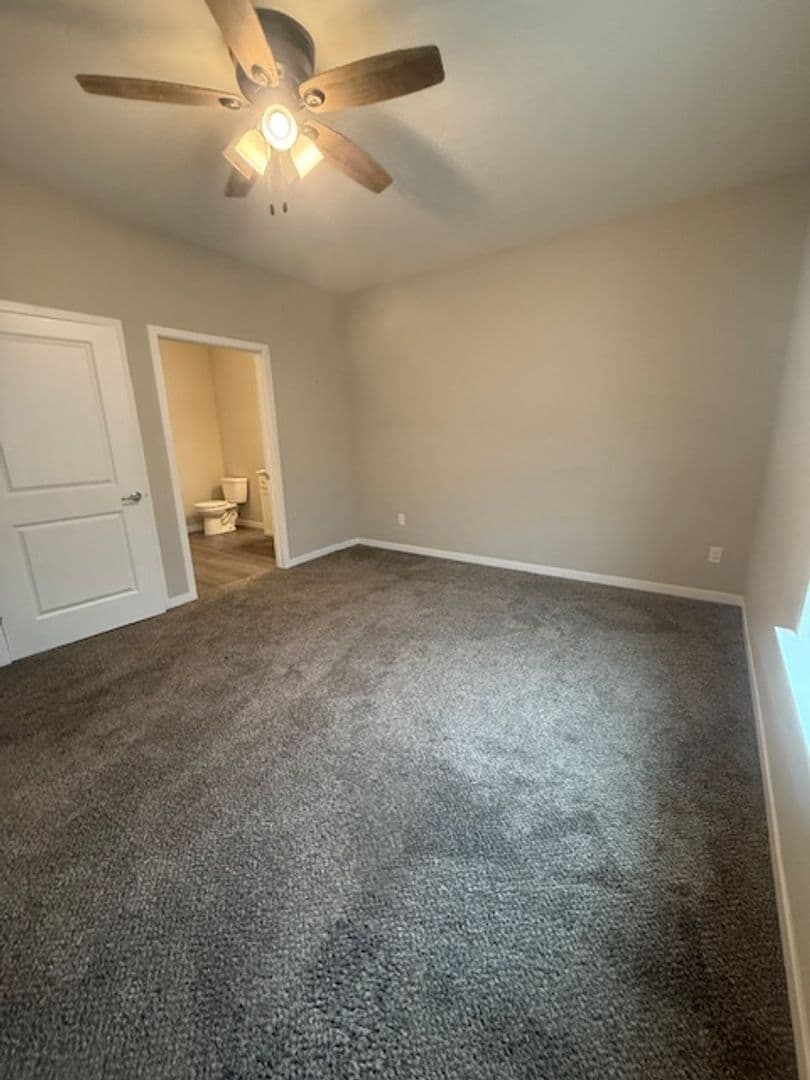 Washington Apartment: 100 Pheasant Run