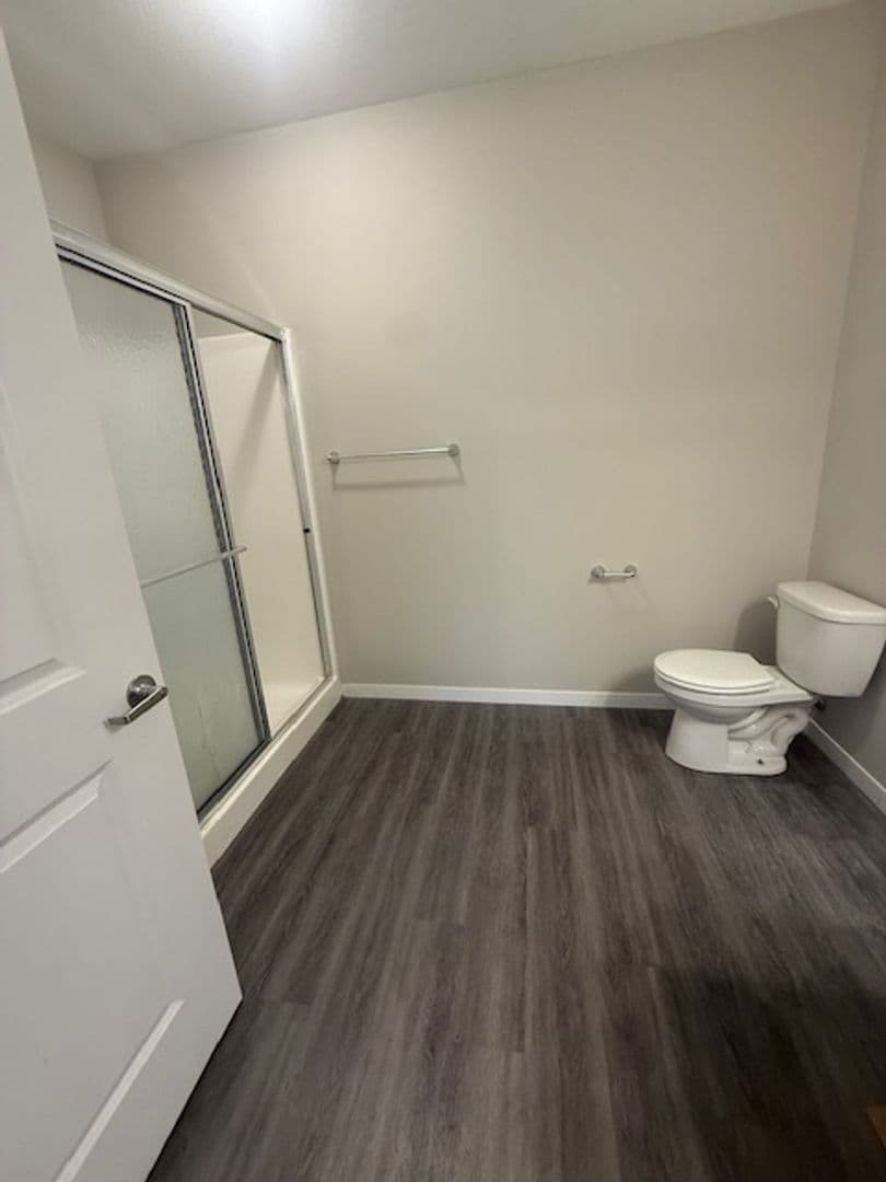 Washington Apartment: 100 Pheasant Run