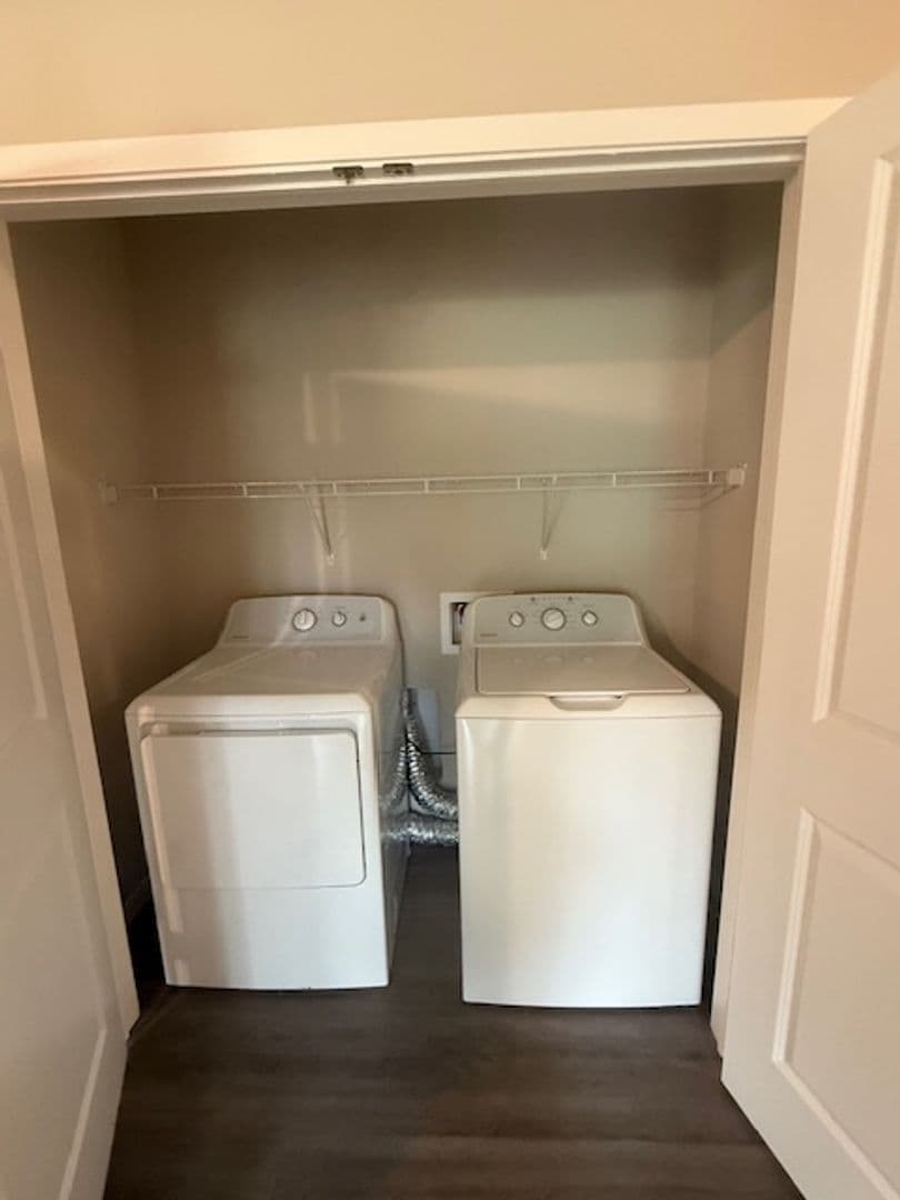 Washington Apartment: 100 Pheasant Run