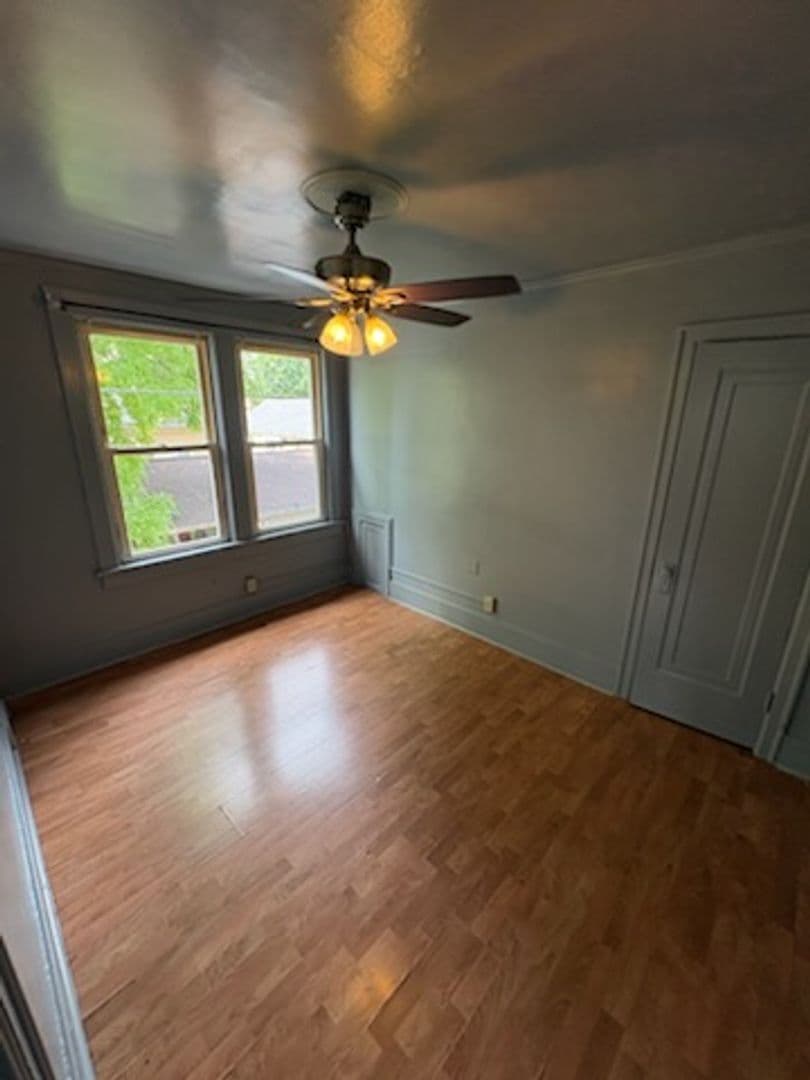 Peoria Apartment: 1833 N Wisconsin