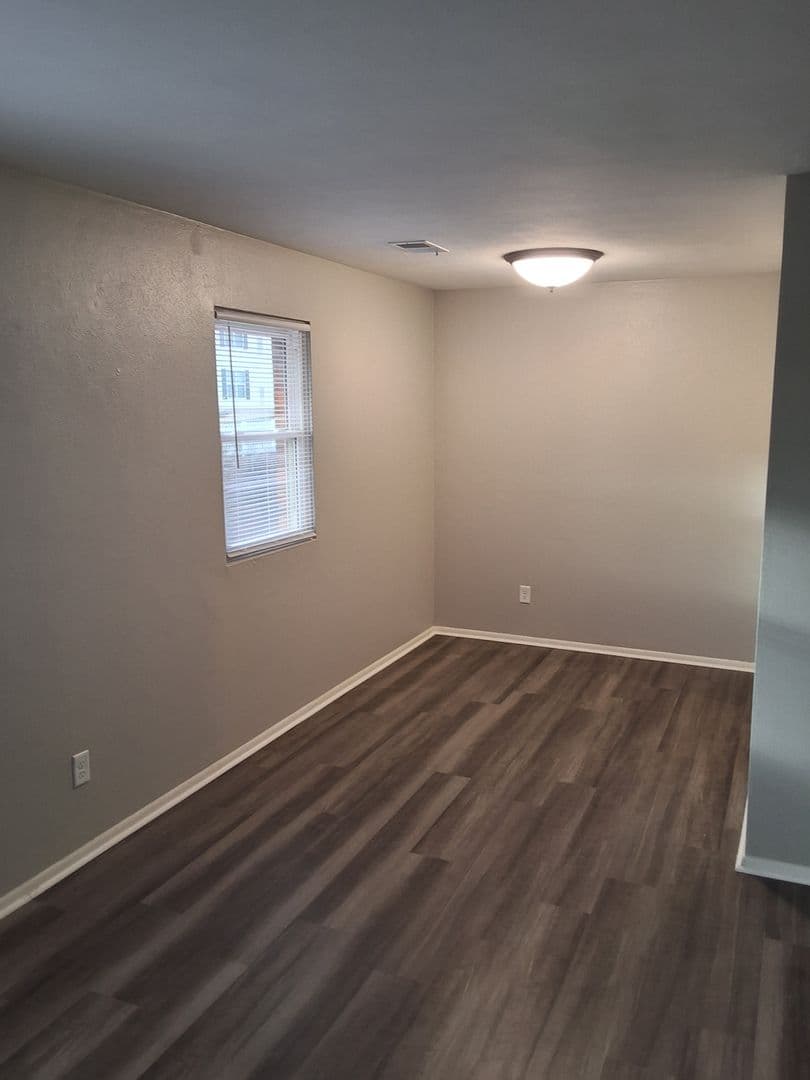 Peoria Apartment: 7217 N University St,