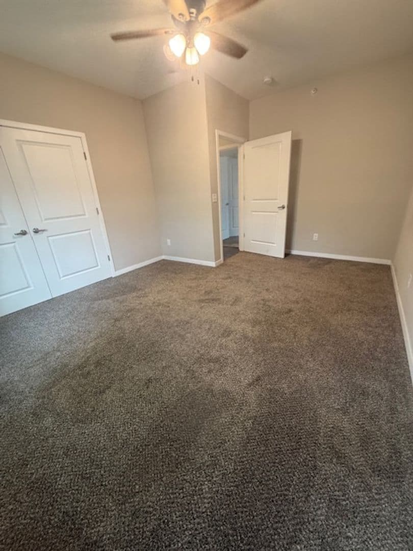 Washington Apartment: 100 Pheasant Run