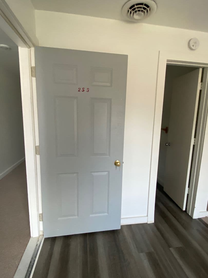 Knoxville Apartment: 313 Galesburg Road