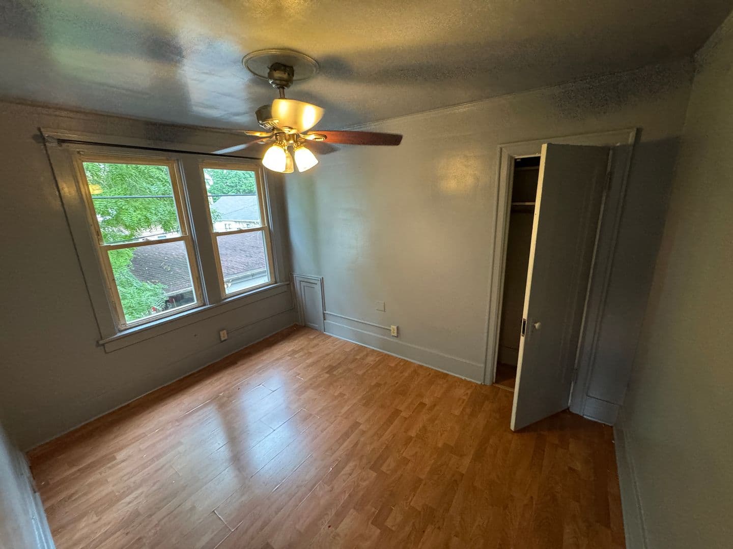 Peoria Apartment: 1833 N Wisconsin