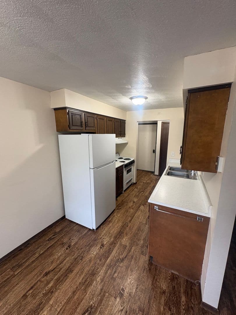 Hanna City Apartment: 301 N Carole Ave