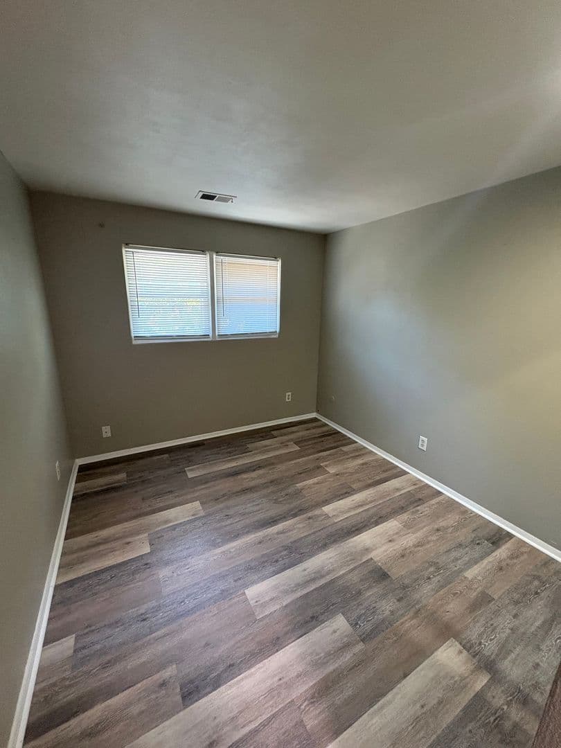 Peoria Apartment: 7217 N University St,