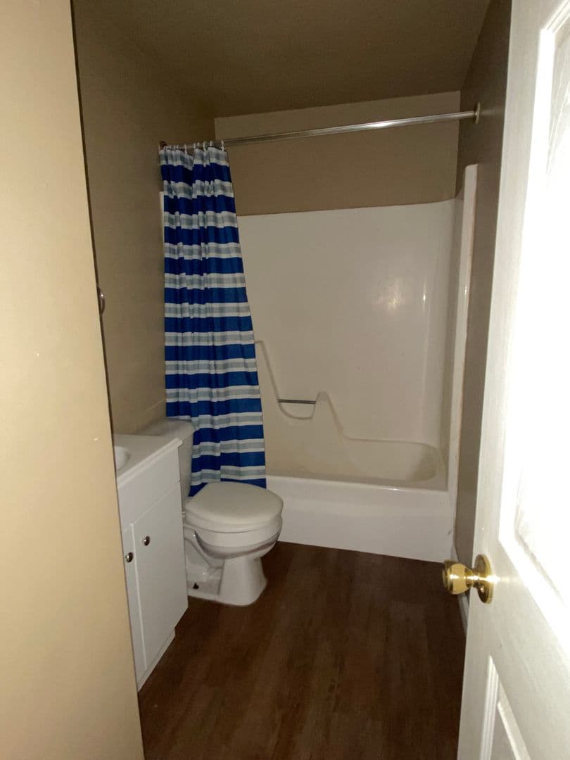 Pekin Apartment: 213 Sunnyridge Ct - LEASE ONLY