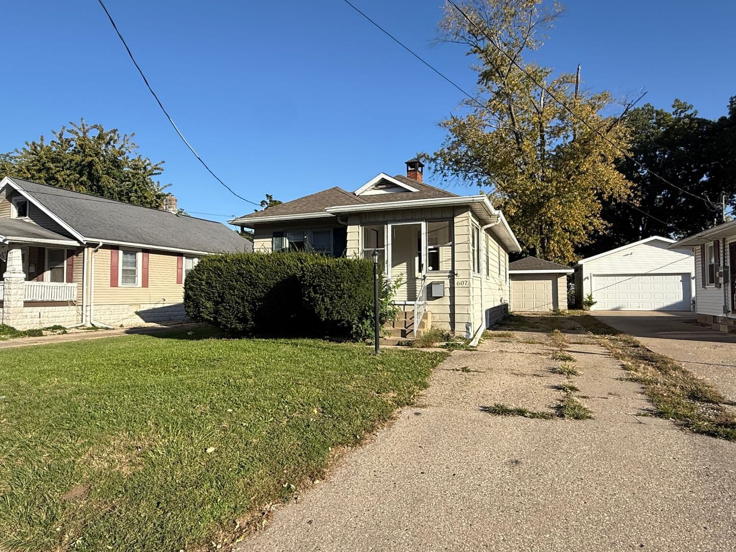 Peoria House: 607 E Forrest Hill Ave