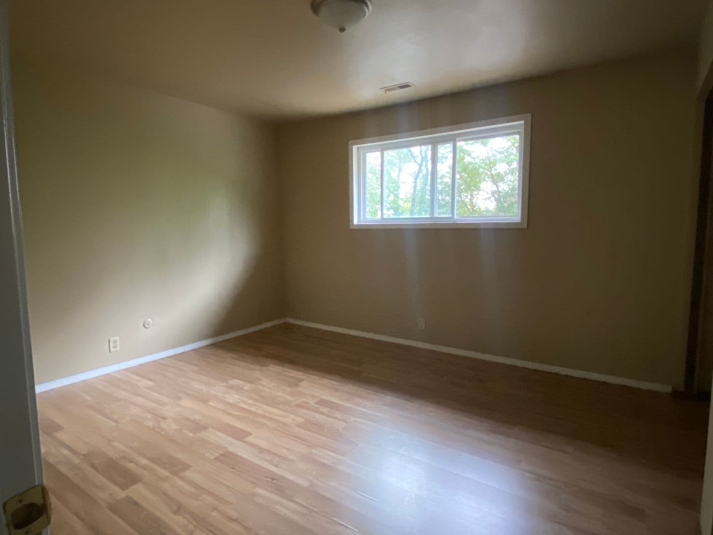 Pekin Apartment: 213 Sunnyridge Ct - LEASE ONLY