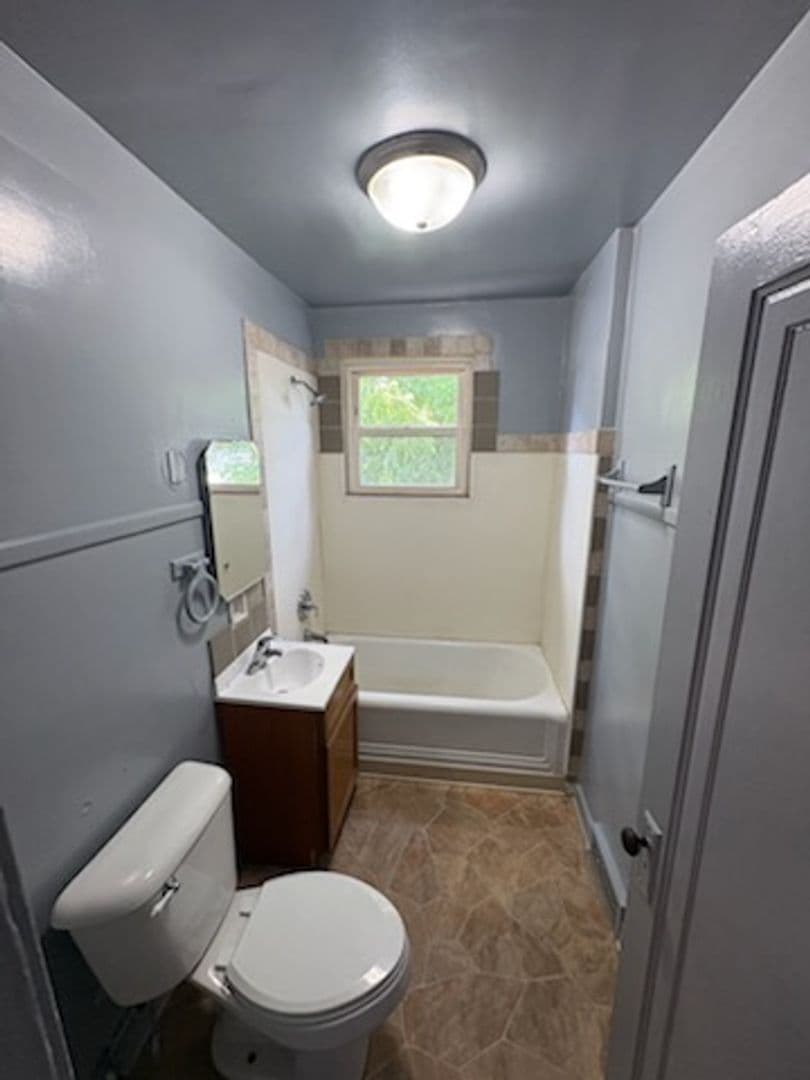 Peoria Apartment: 1833 N Wisconsin