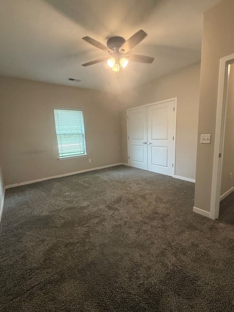 Washington Apartment: 100 Pheasant Run