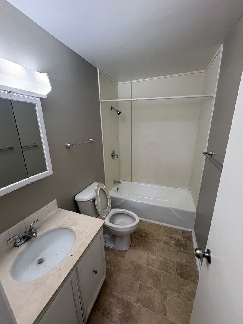 Peoria Apartment: 7217 N University St,