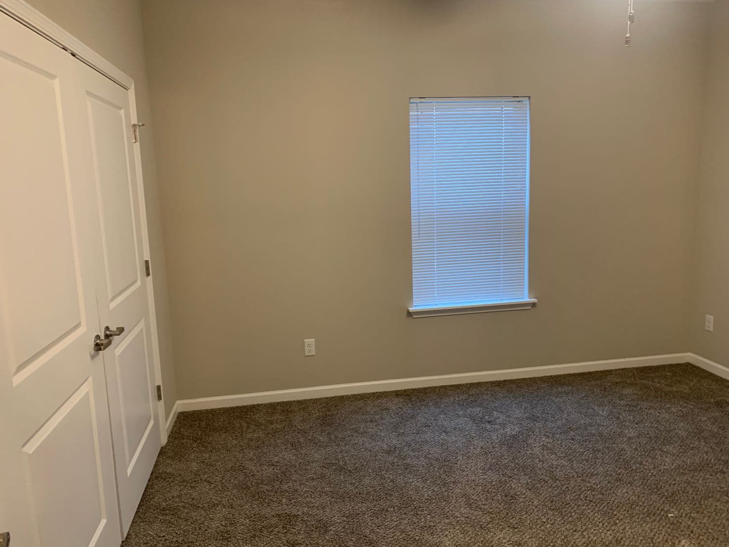 Washington Apartment: 100 Pheasant Run