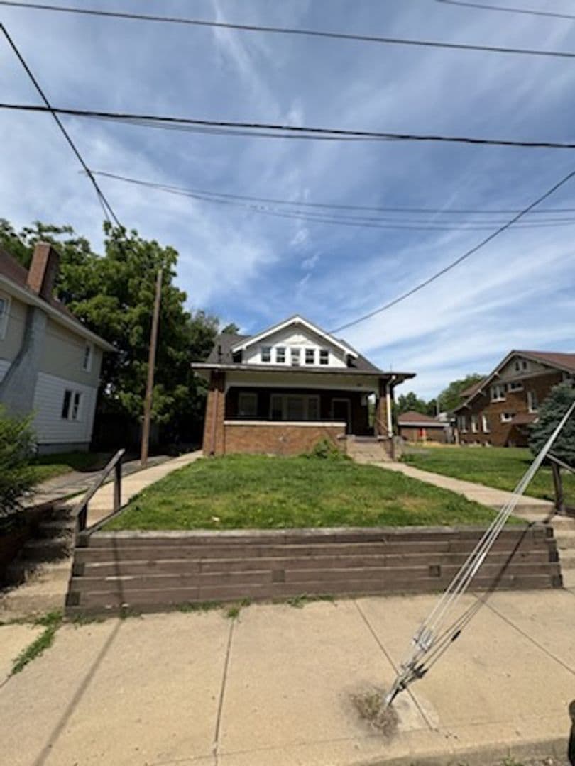 Peoria Apartment: 1833 N Wisconsin