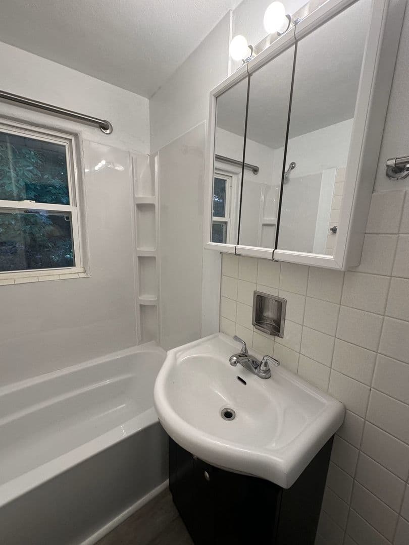 Peoria Heights Apartment: 1512 E Gardner Ln