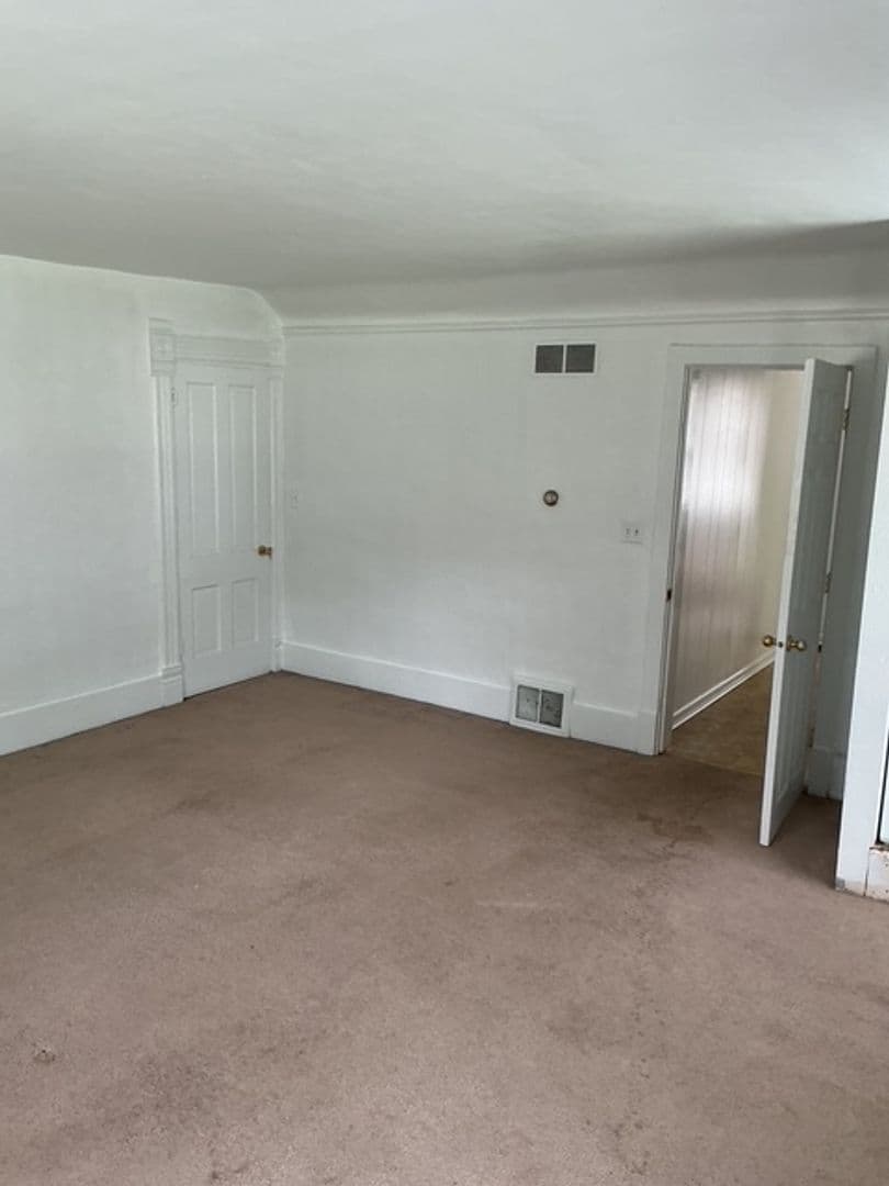 Peoria Heights Apartment: 1512 E Gardner Ln