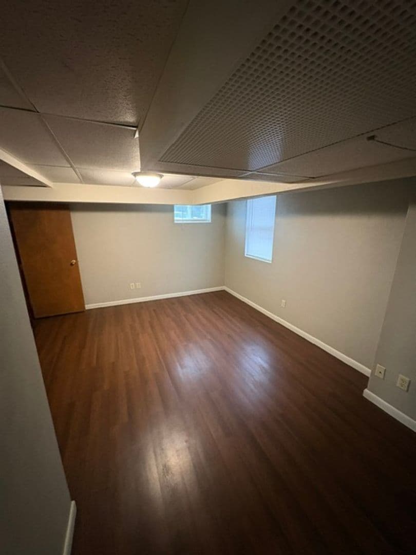 Peoria Apartment: 4817 N Knoxville Ave