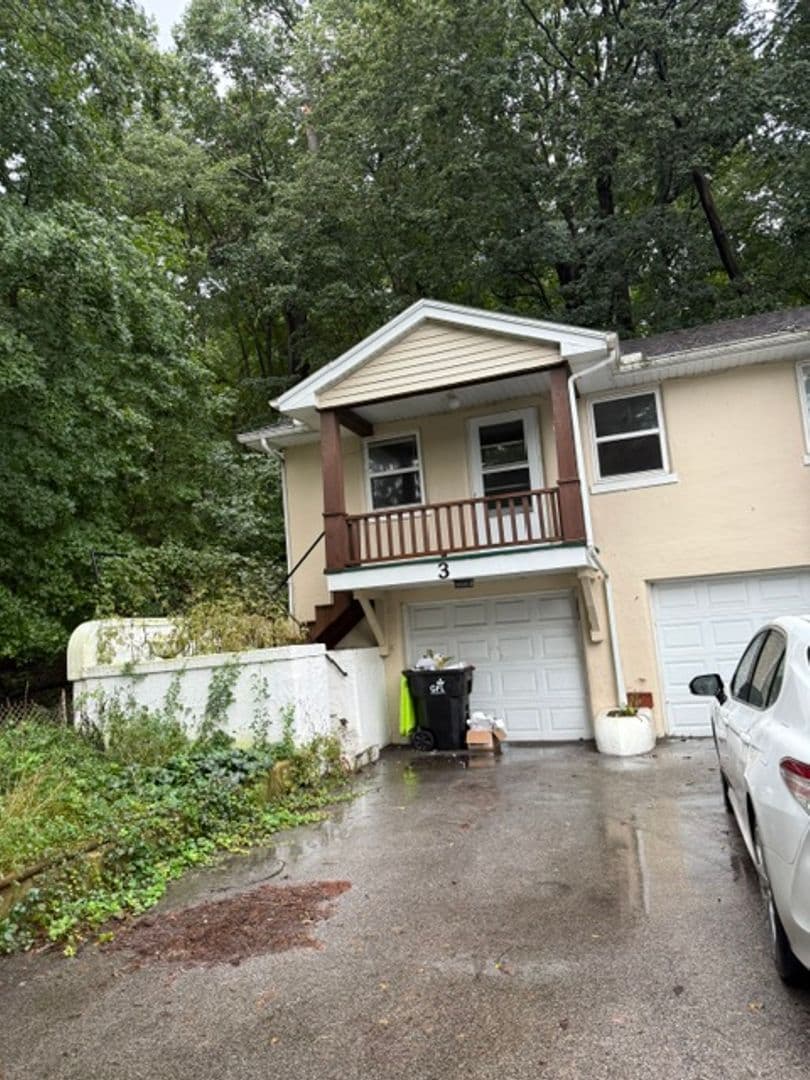Peoria Heights Apartment: 1512 E Gardner Ln