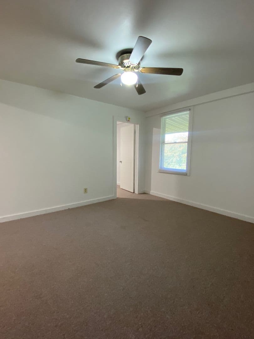 Knoxville Apartment: 313 Galesburg Road