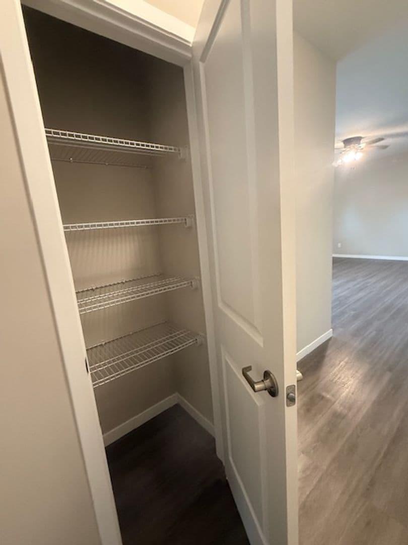 Washington Apartment: 100 Pheasant Run