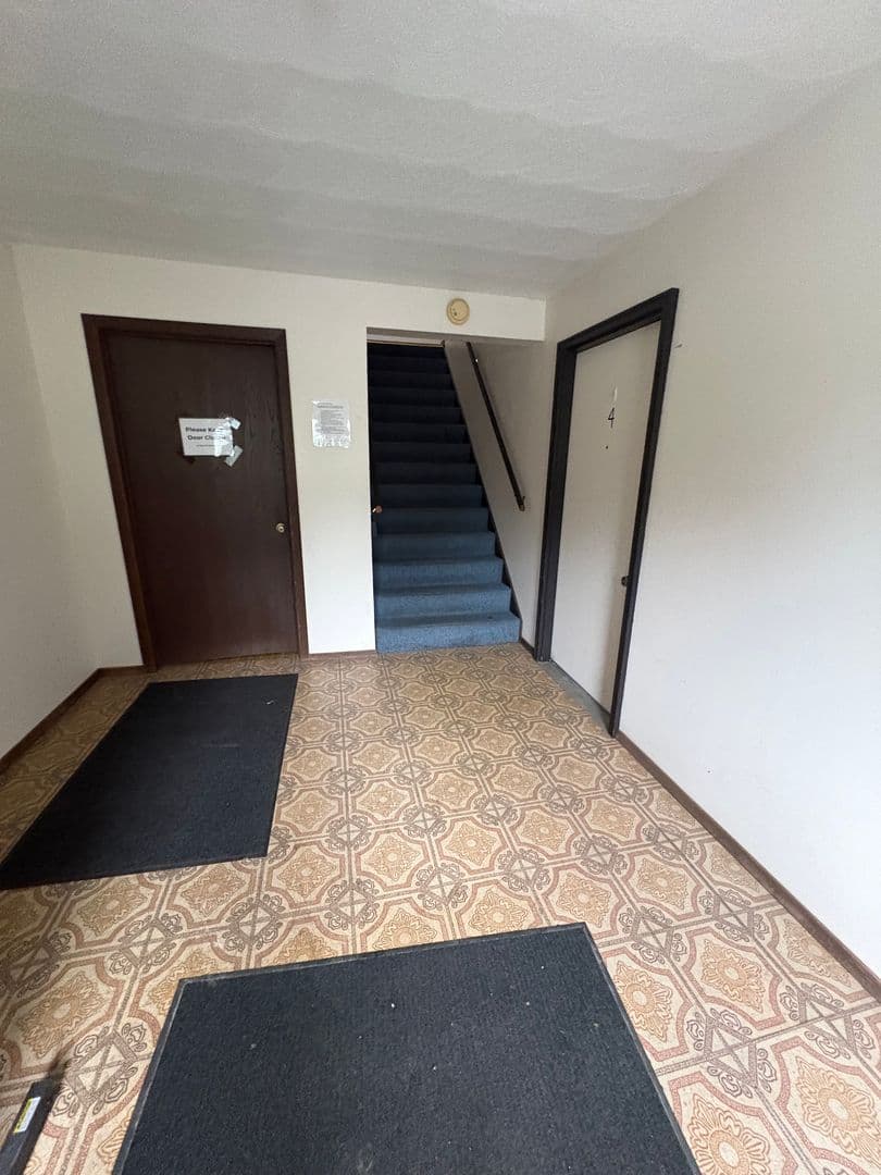 Hanna City Apartment: 301 N Carole Ave