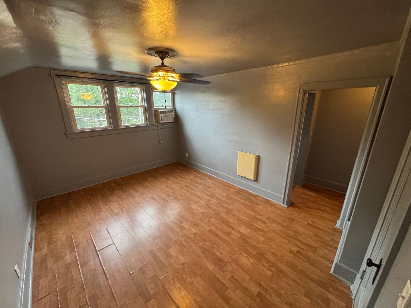 Peoria Apartment: 1833 N Wisconsin