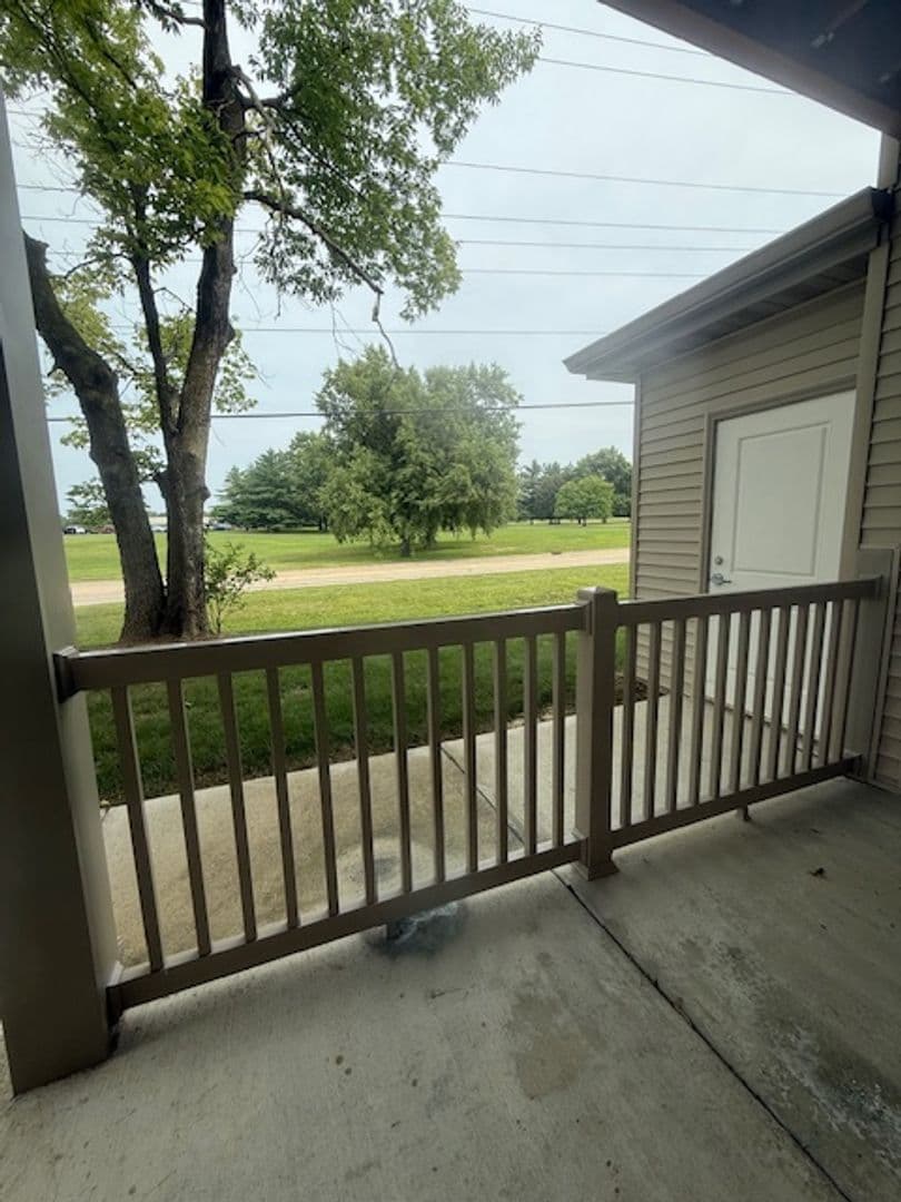 Washington Apartment: 100 Pheasant Run