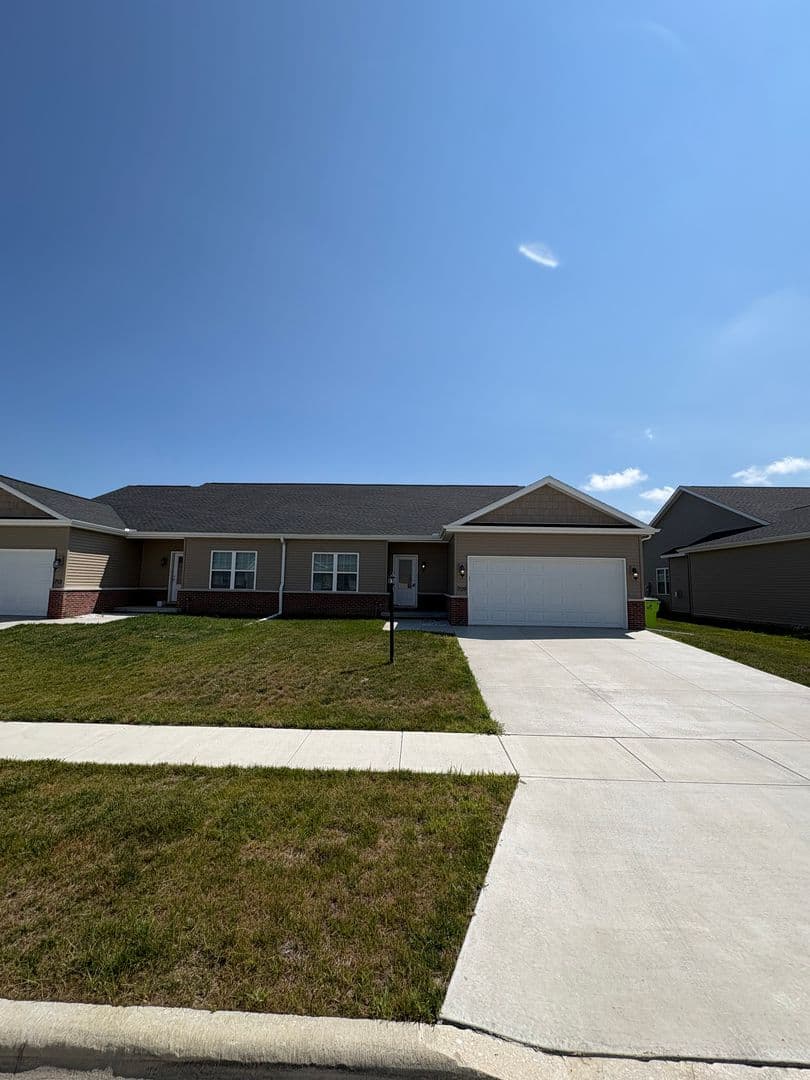 Washington House: 709 Stephanie Ct.