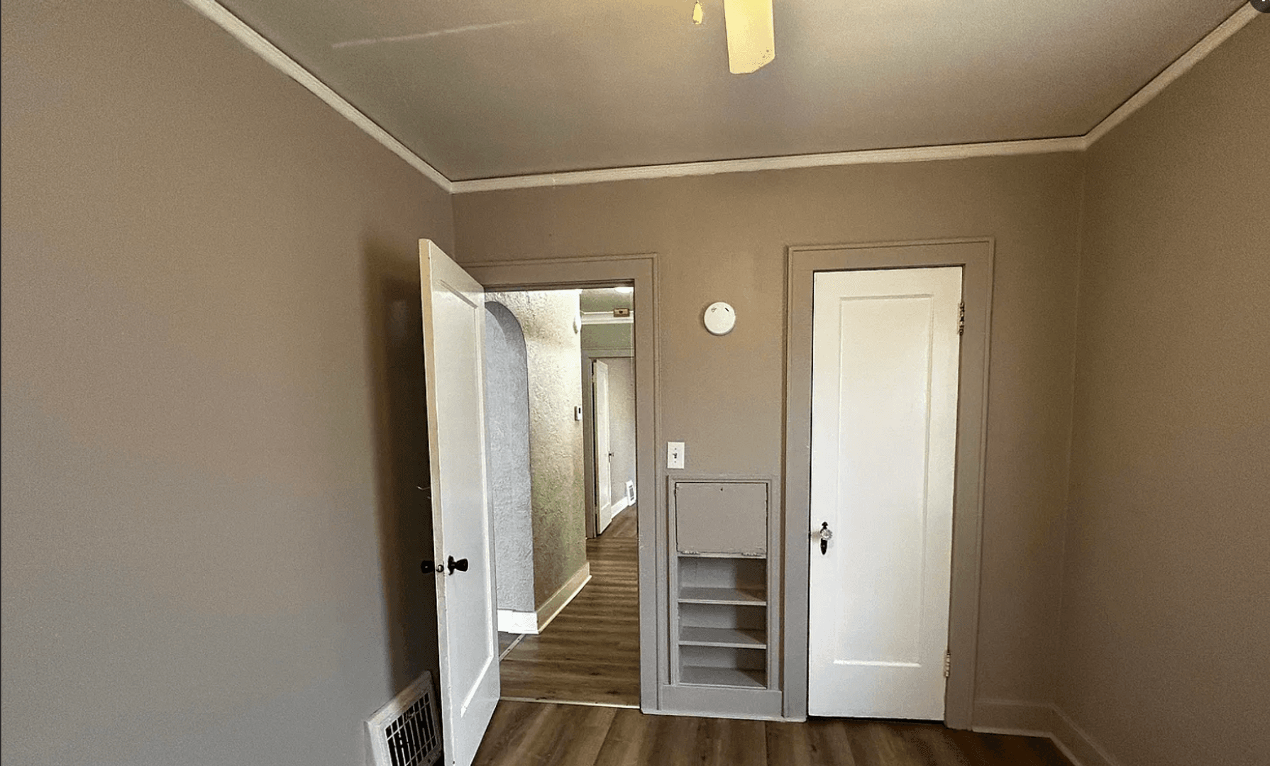 Peoria House: 607 E Forrest Hill Ave