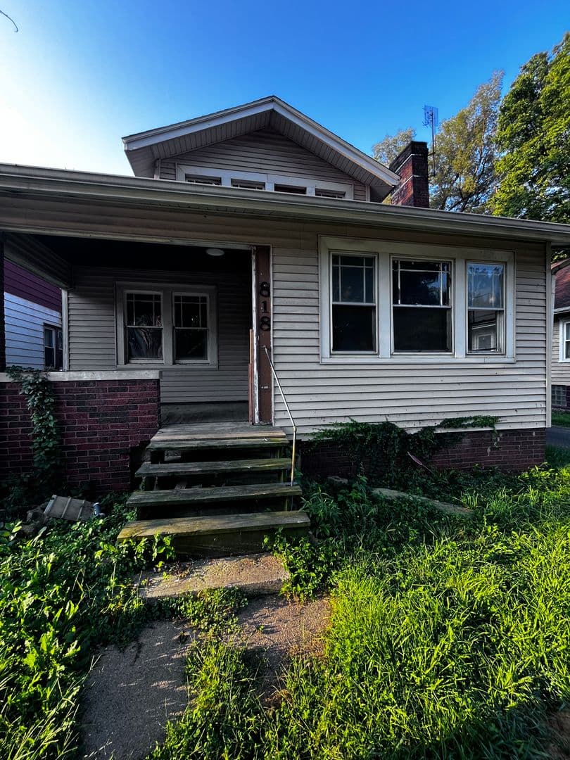 Peoria House: 818 E McClure Ave