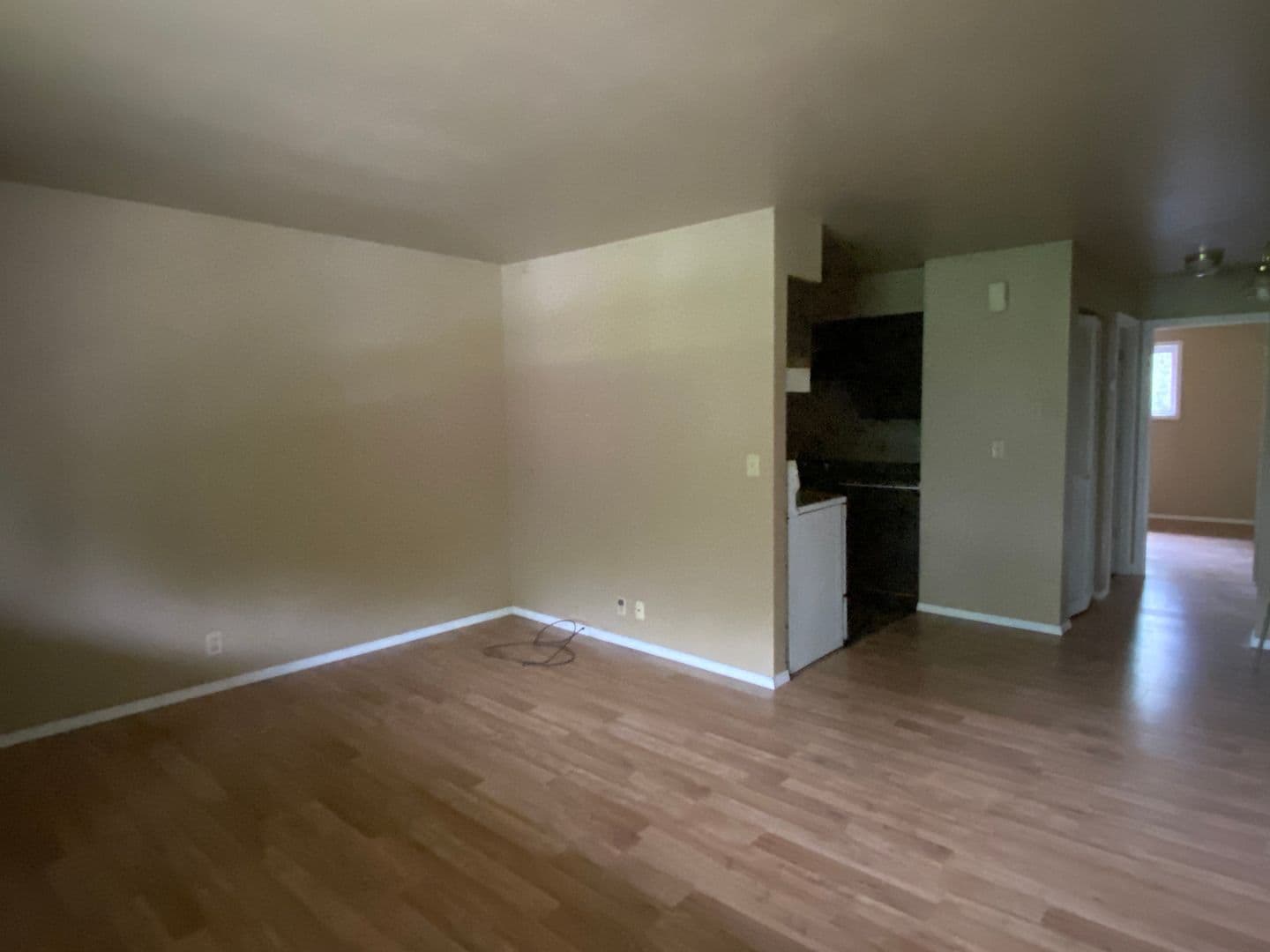 Pekin Apartment: 213 Sunnyridge Ct - LEASE ONLY